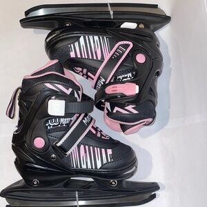 Kids Pink and Black Ice Skates and Dust Bag Small 10C - 13C New